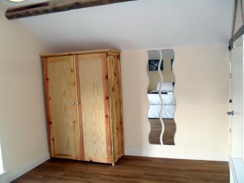 Badgers Sett Bedroom Wardrobes