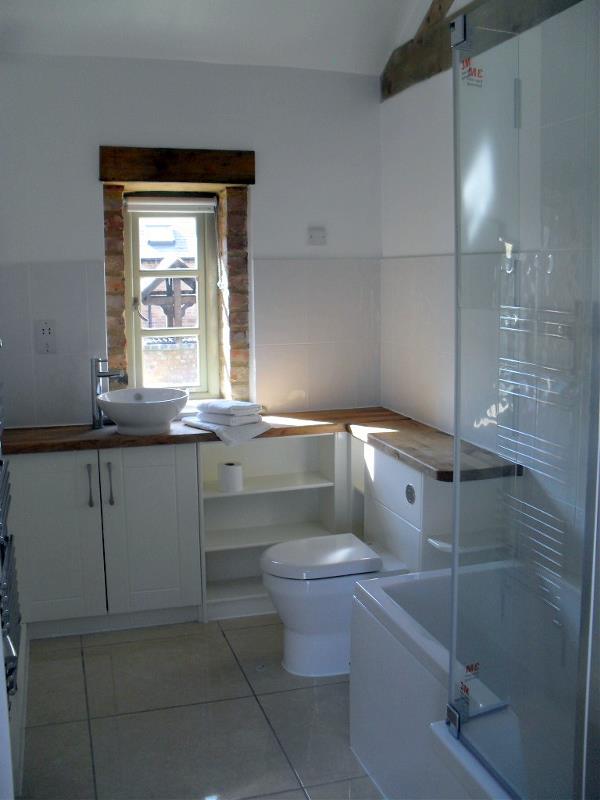 Foxes Den Bathroom