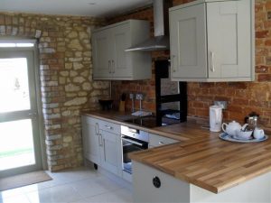 Fully function holiday cottage kitchen - Toad Hall